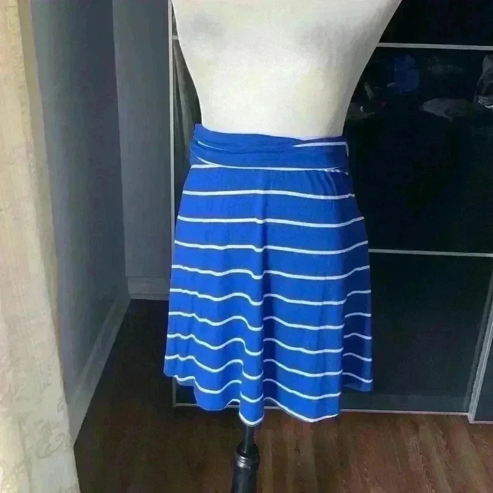 💥💥2/30$🔥cute skirt or wear it as a top. Shown on the  second picture.